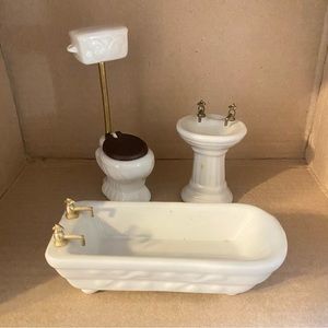 Vintage Porcelain Mini Bathroom Set